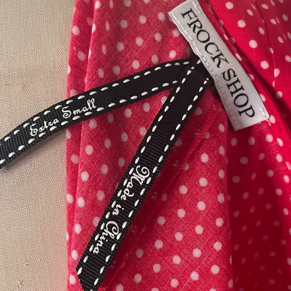 Cute cute wrap dress with pockets! NWOT - Picture 4 of 7